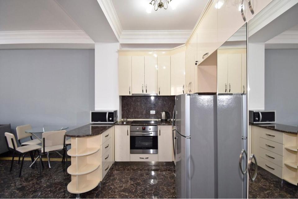 Modern Apartment For Rent In Buzand Street Bu944 예레반 외부 사진