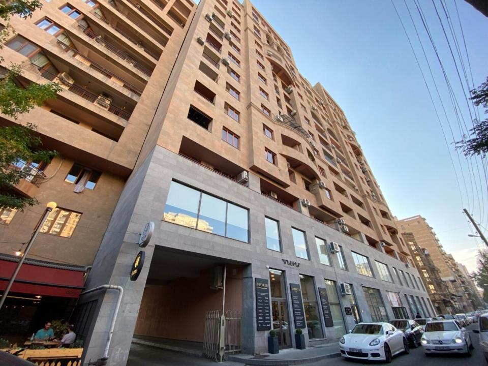 Modern Apartment For Rent In Buzand Street Bu944 예레반 외부 사진