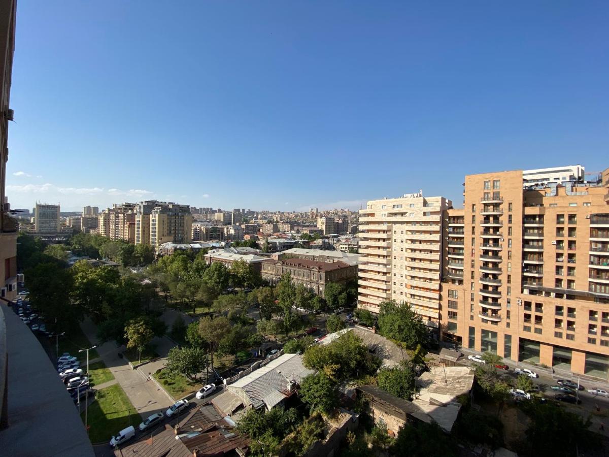 Modern Apartment For Rent In Buzand Street Bu944 예레반 외부 사진